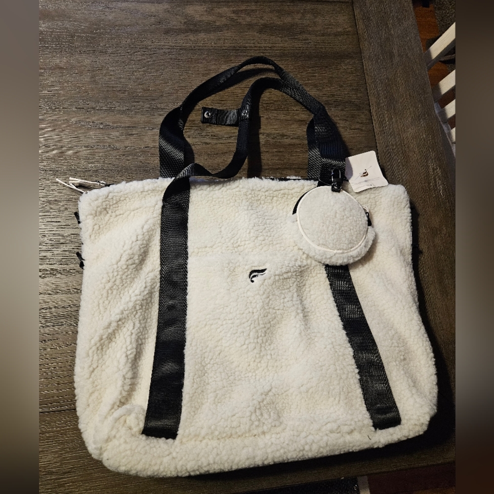 Fabletics everyday tote in teddy